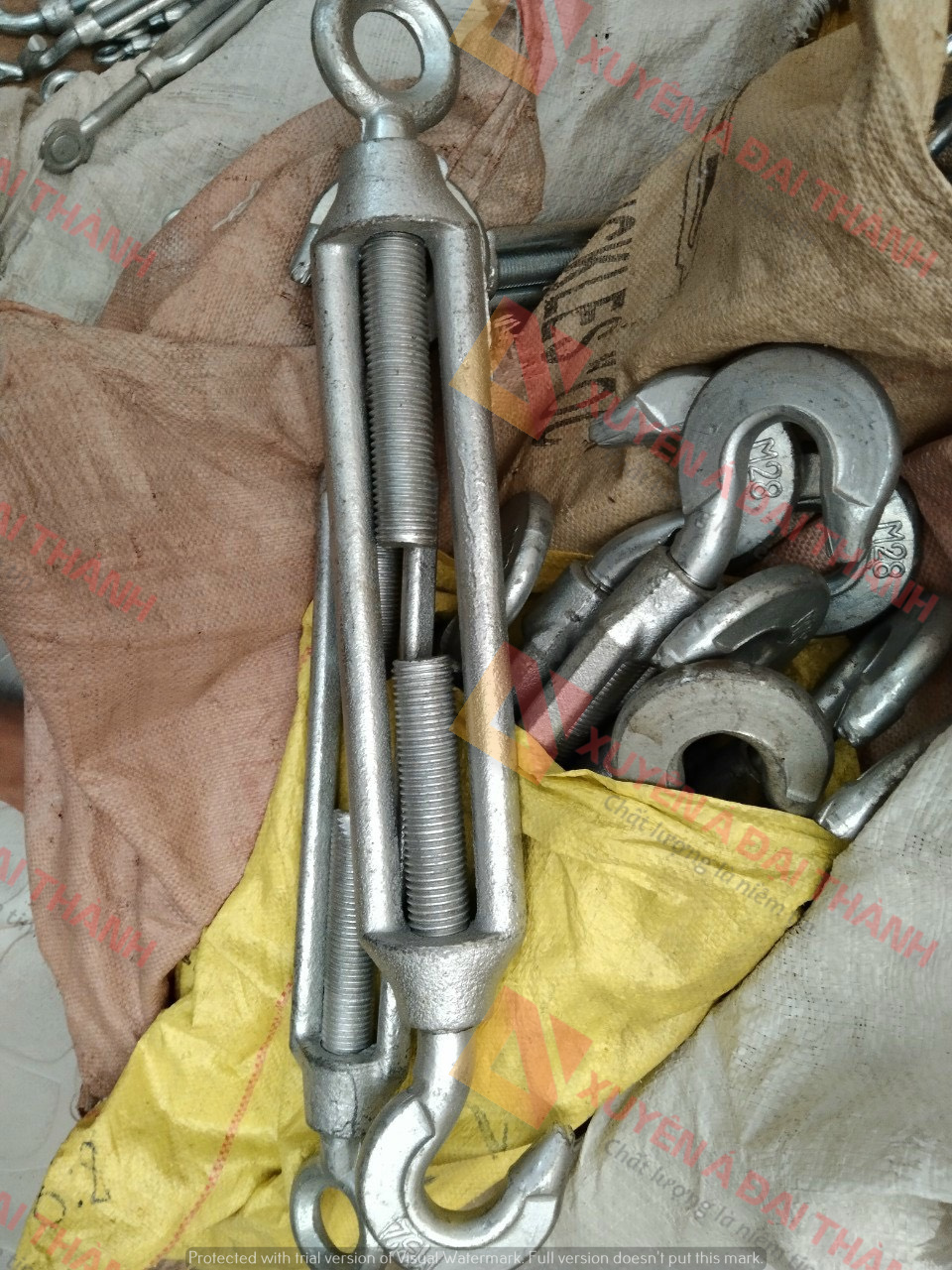 Tăng Đơ Căng Cáp D16 1 Đầu Tròn 1 Đầu Móc - Nội Địa Trung