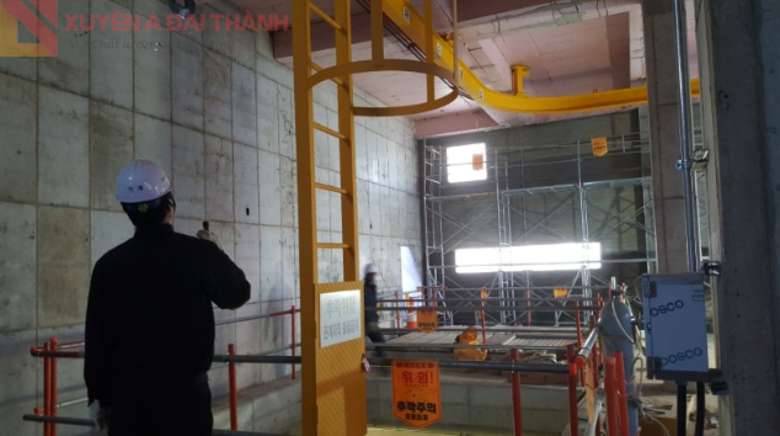 Cầu trục nhà xưởng dầm cong