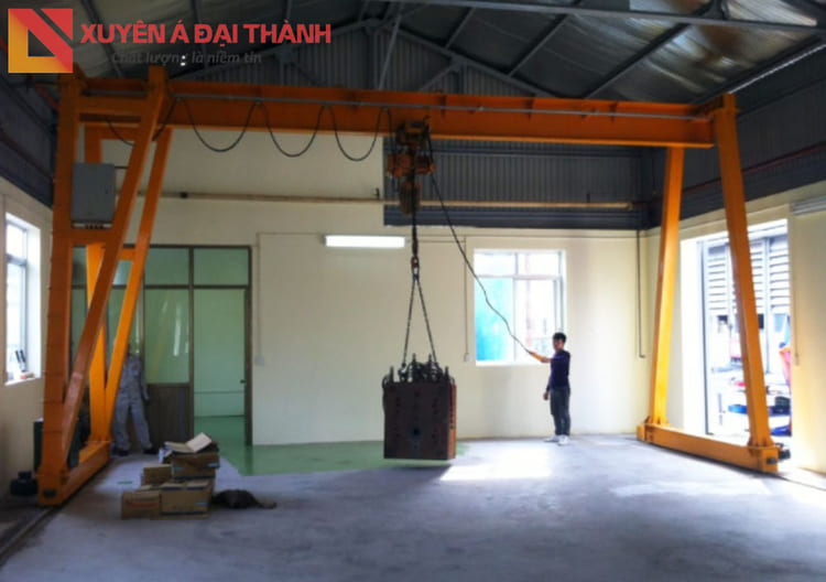 cầu trục 7.5 tấn trong nhà xưởng
