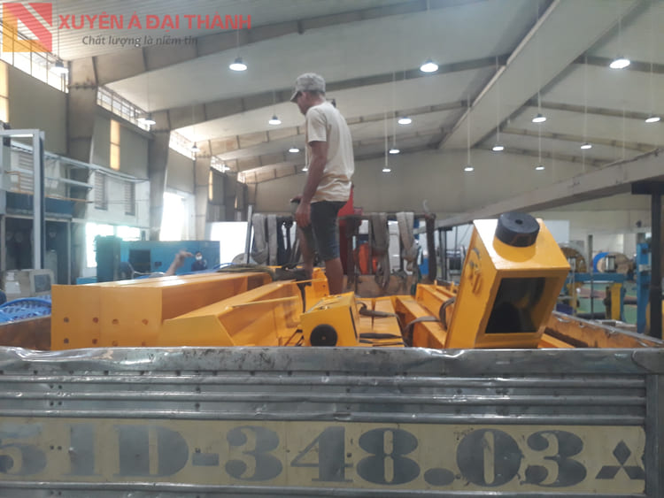 vận chuyển đến nơi lắp đặt cầu trục