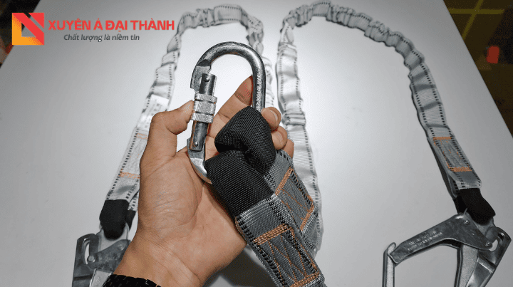 Carabiner 