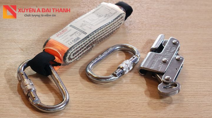 khóa hãm trượt dây giảm sốc
