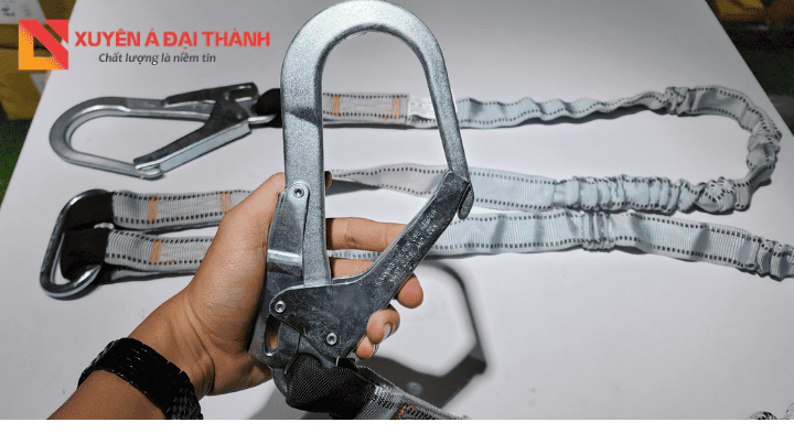 móc khóa lớn của dây giảm xóc