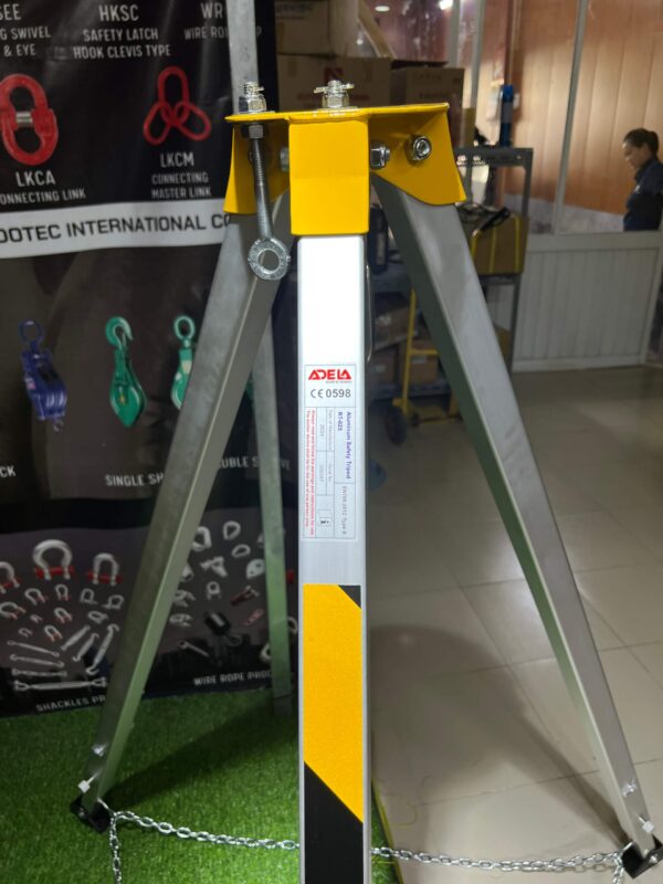 Tời cứu hộ 3 chân giá tốt Adela RT-025