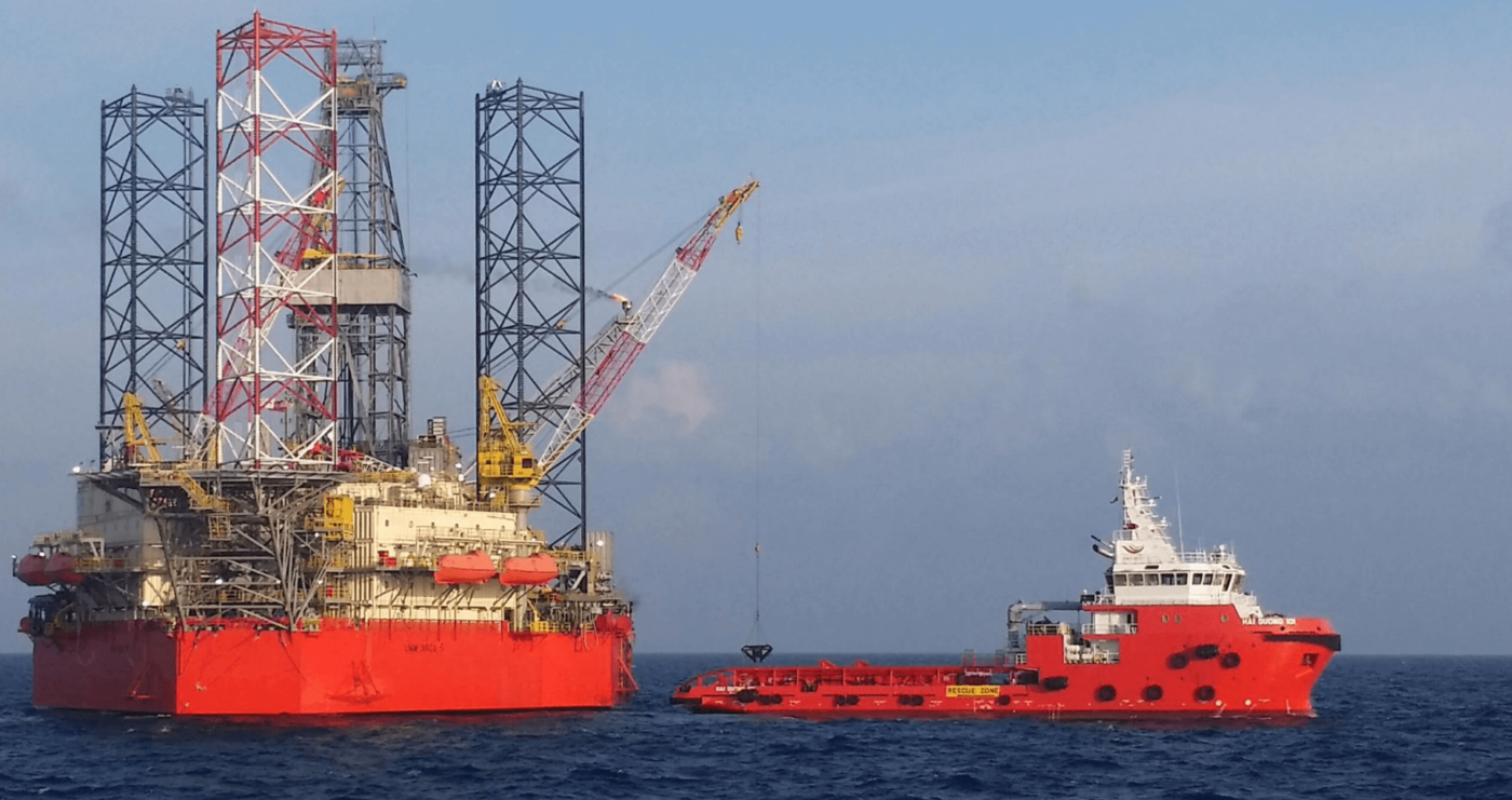 Cáp thép được sử dụng nâng hạ hàng trên dàn khoan