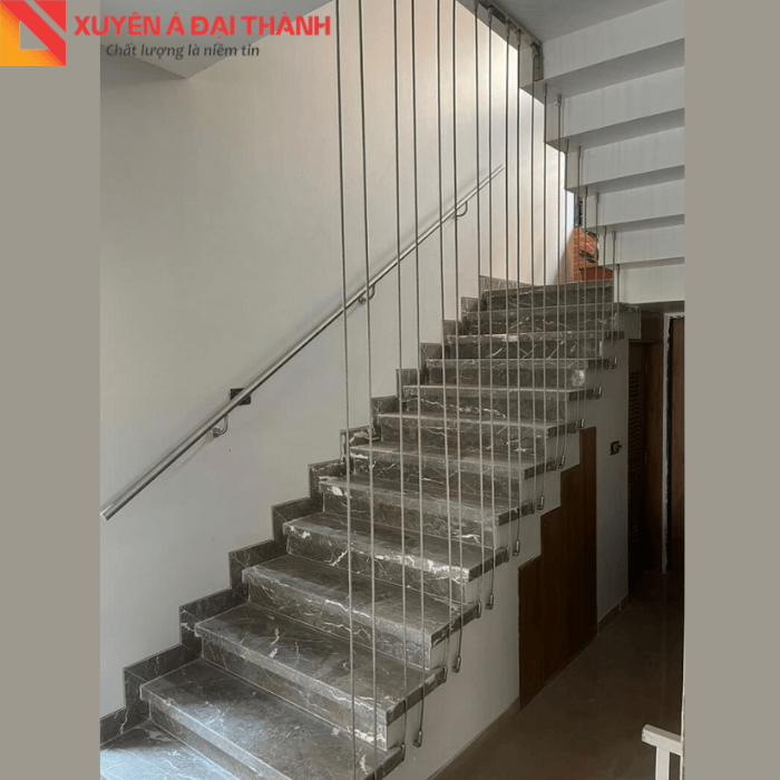 Cáp thép bọc nhựa làm rào cắn cầu thang