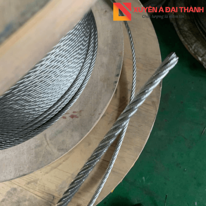 Cáp thép cẩu 6x37+IWRC có mạ kẽm lớp ngoài
