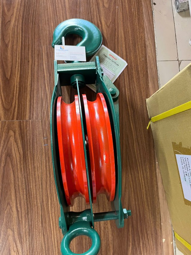 Ròng rọc 5 tấn 2 rãnh 2 bánh đỏ CQ078