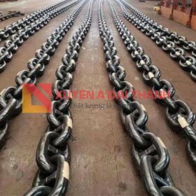 Xich-neo-tau-co-ngang-dung-cho-hang-hai