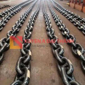Xich-neo-tau-co-ngang-dung-cho-hang-hai