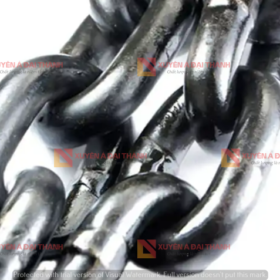 Xích Cẩu Hàng Với Thép Hợp Kim Cấp 80 Và Cấp 100 Có Gì Khác Nhau?
